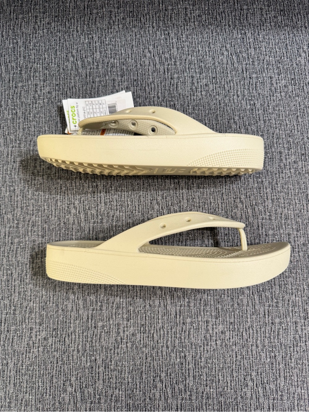 Crocs Classic Platform Flip Flops - Picture 5 of 16